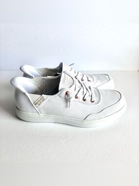 NEW Skechers Women’s White Low-Top Slip-On CANVAS Casual Sneakers